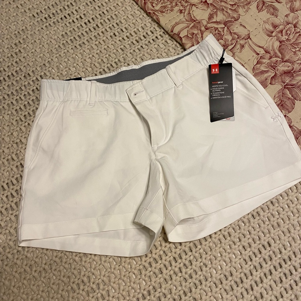 Women’s Under Armour golf shorts (NEW!)